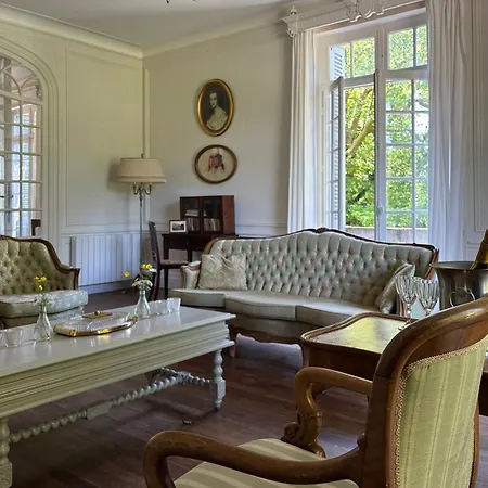 Manoir De Plaisance Oda ve Kahvaltı